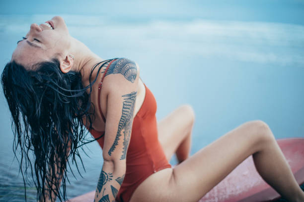 istock Sensual surfer woman 926501866