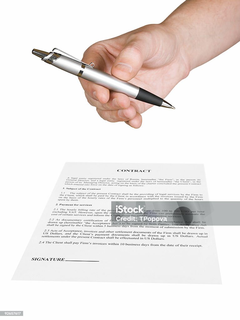 Mano dando la penna e contratto - Foto stock royalty-free di Accordo d'intesa