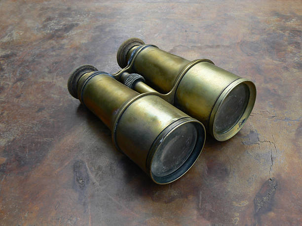 binoculares - binoculars watching optical instrument closed fotografías e imágenes de stock