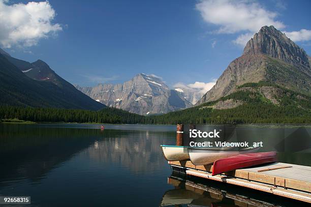 Lakeside Caiaque - Fotografias de stock e mais imagens de Montana - Montana, Barco com Vara, Vela - Desporto Aquático