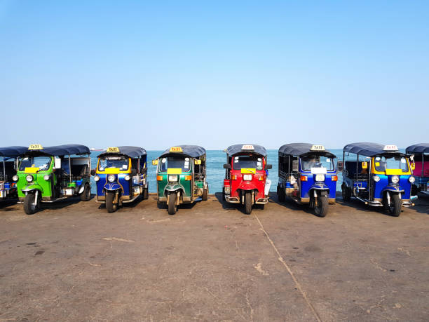 tuk tuk taksówką tajlandii - bangkok thailand asia water taxi zdjęcia i obrazy z banku zdjęć