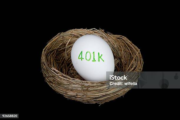 リタイアメント 401 K 巣の中の卵 - カラー画像のストックフォトや画像を多数ご用意 - カラー画像, コンセプト, ビジネス