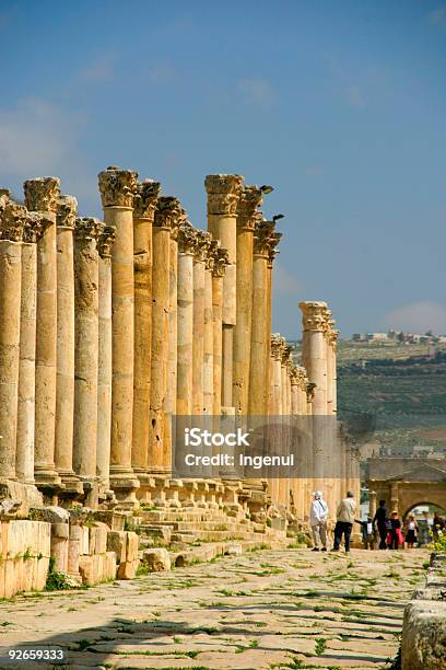 Turismo De Jerash Foto de stock y más banco de imágenes de Aire libre - Aire libre, Antigüedades, Arqueología