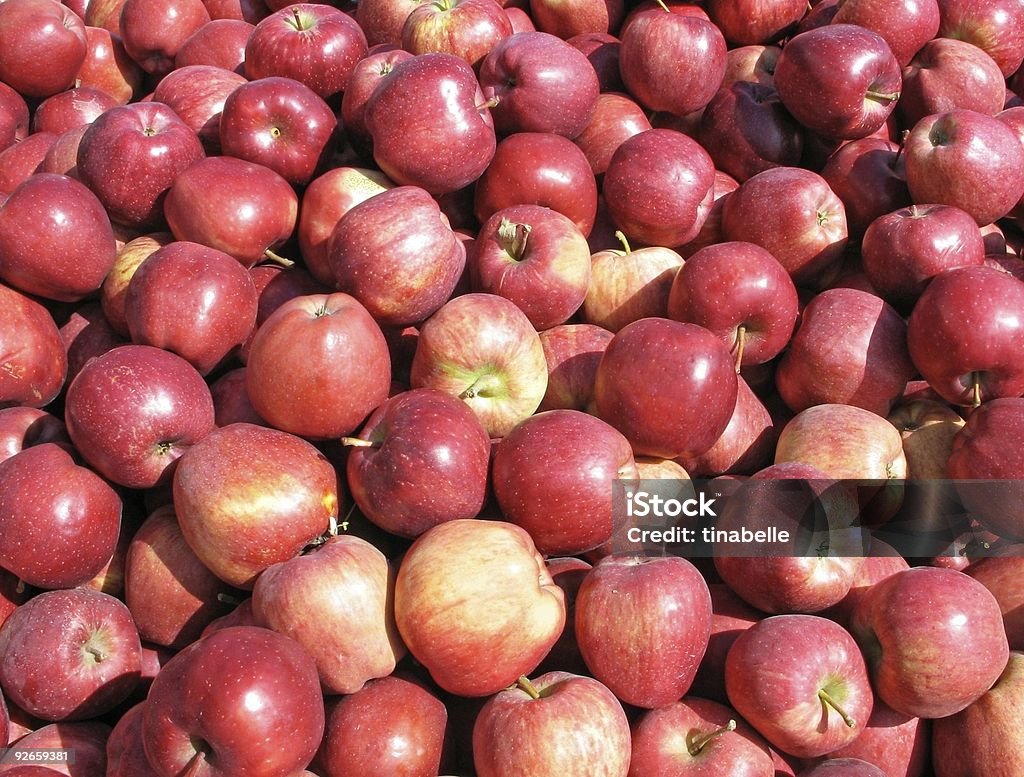 Stos red delicious apples - Zbiór zdjęć royalty-free (Bez ludzi)