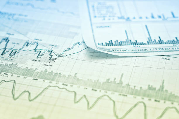 istock Showing business and financial report 926594080