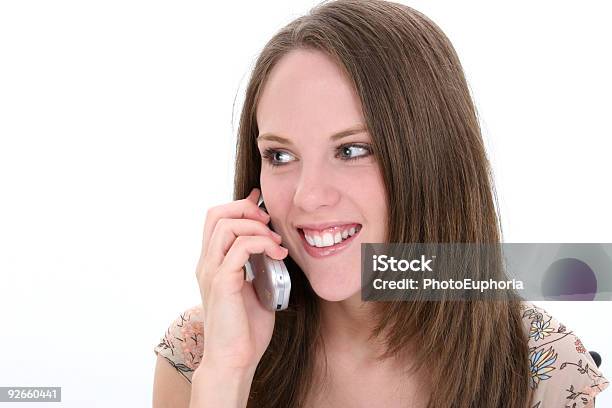 Foto de Closeup Da Bela Vinte Anos Mulher Com Celular e mais fotos de stock de Adulto - Adulto, Cabelo Humano, Comunicação