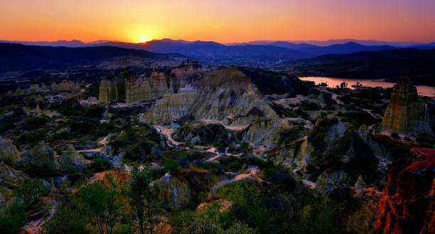 istock Natural wonders, soil Lin 926609106