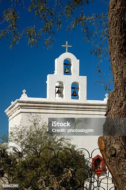 Missione Di San Xavier Del Bac - Fotografie stock e altre immagini di Architettura - Architettura, Arizona, Arizona Meridionale