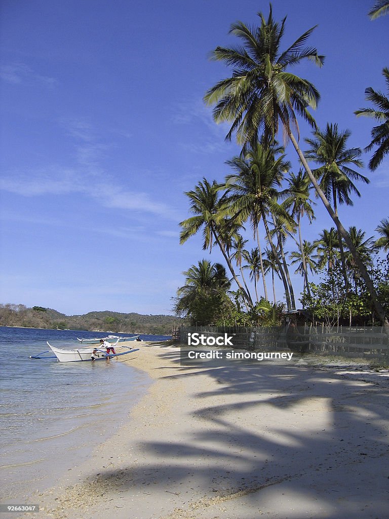 banka Аутригер тропический Пляж Филиппины - Стоковые фото Puerto Galera роялти-фри