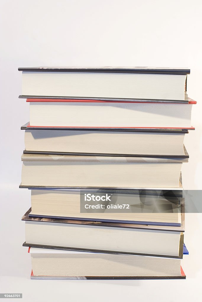 Pilha isolada no branco livros - Foto de stock de Figura para recortar royalty-free