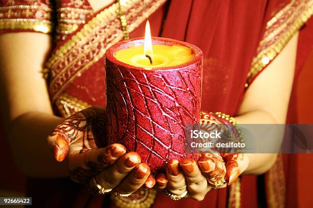 Foto de Oração e mais fotos de stock de Diwali - Diwali, Pendente, Vermelho