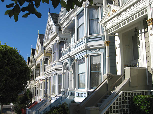 istock Victorian houses at Steiner street 92666090