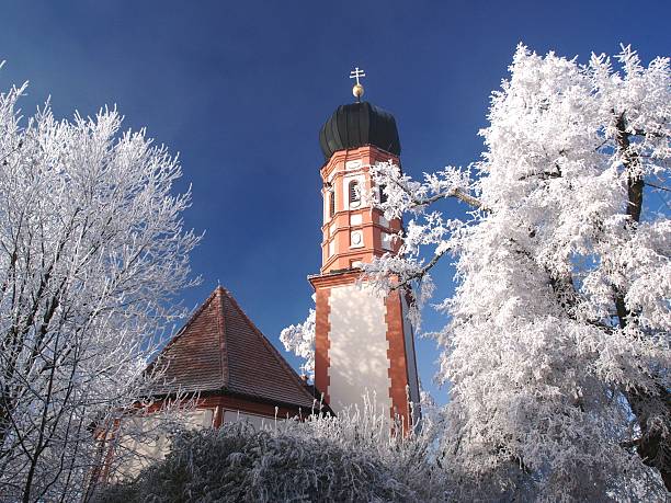 Kościół w zimie – zdjęcie