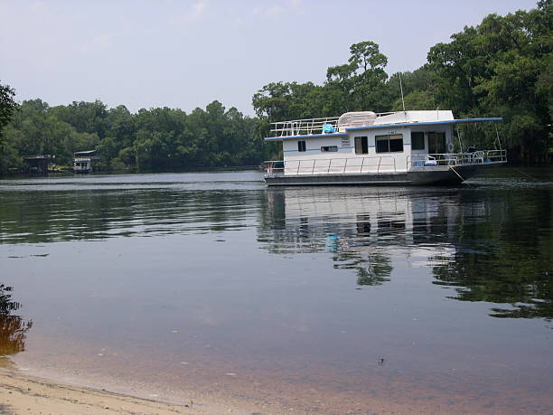 istock Houseboat on the Suwannee River 92668875