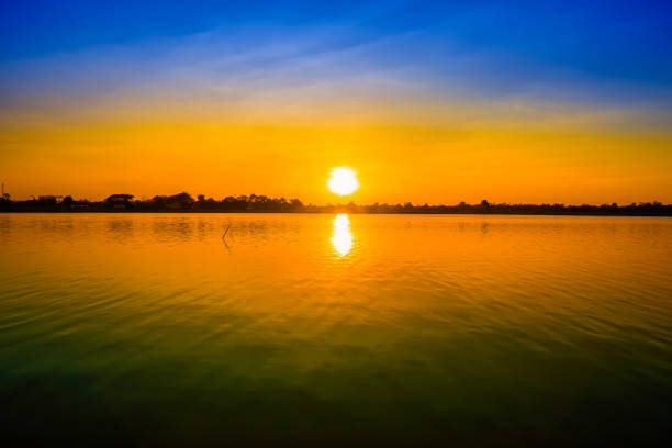 istock Sunset, Sky, Sunrise - Dawn, Dawn, Sun 926699836