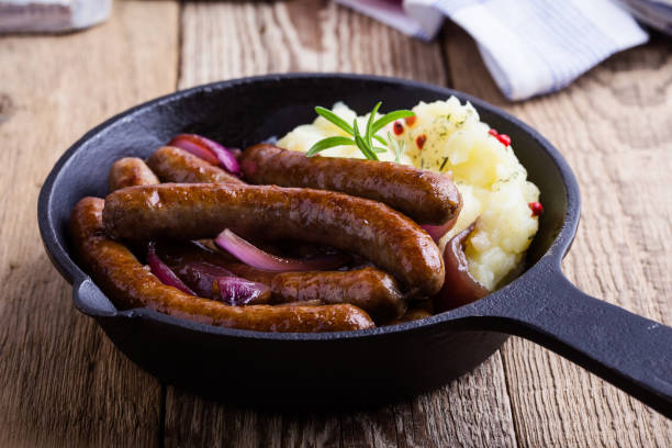 istock Sausage and onion casserole 926708362
