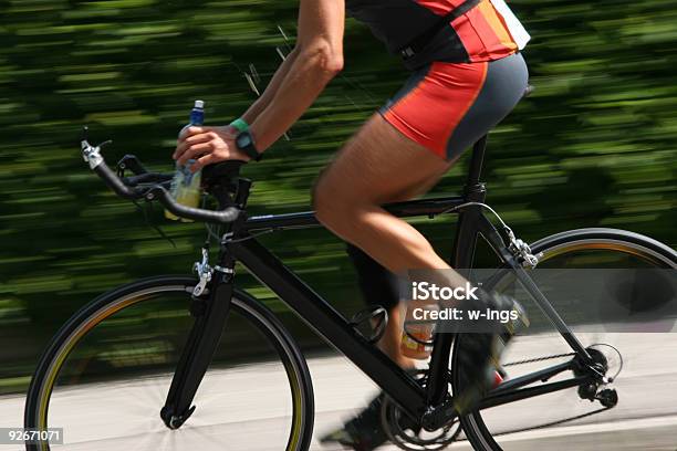 Racing Radfahrer Auf Tour Stockfoto und mehr Bilder von Fahrrad - Fahrrad, Radfahren, Seitenansicht