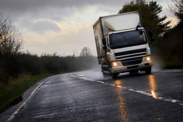a1 고속도로, 영국 영국 물건을 운반 하는 트럭. - truck uk multiple lane highway england 뉴스 사진 이미지