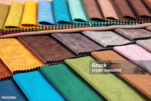 Farbmuster Von Einem Bezugsstoff Stockfoto und mehr Bilder von Textilien - Textilien, Stoffmuster, Variation