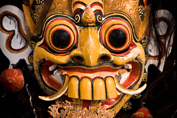 masque rakshas thaïlandais - thailand buddha mask human eye photos et images de collection