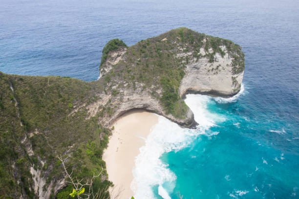 istock Kelingking Beach, Nusa Penida, Bali 926730746