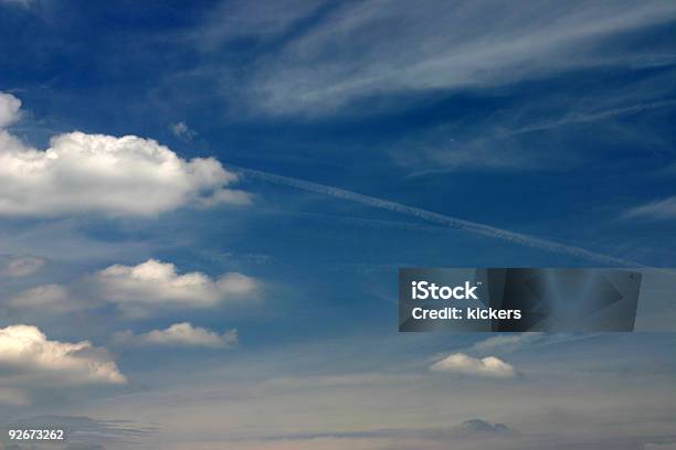 Foto de Céu Azul E Nuvens Brancas e mais fotos de stock de Acima - Acima, Alto contraste, Azul