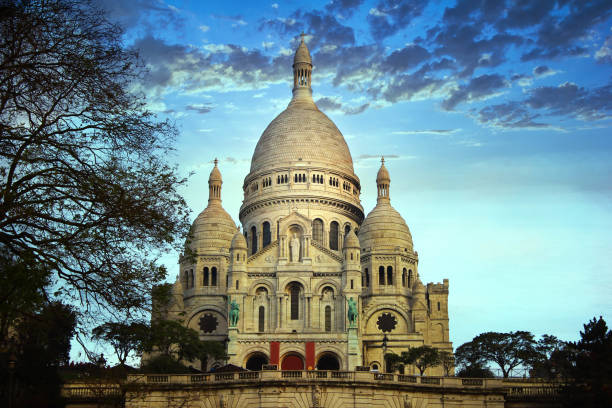 istock Sacre Coeur on a beautiful colorful sunset 926743684