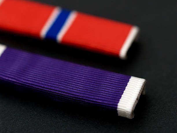 décorée - medal military purple heart medal award photos et images de collection