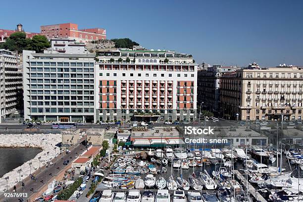 Неаполь Marina — стоковые фотографии и другие картинки Архитектура - Архитектура, Без людей, Береговая линия