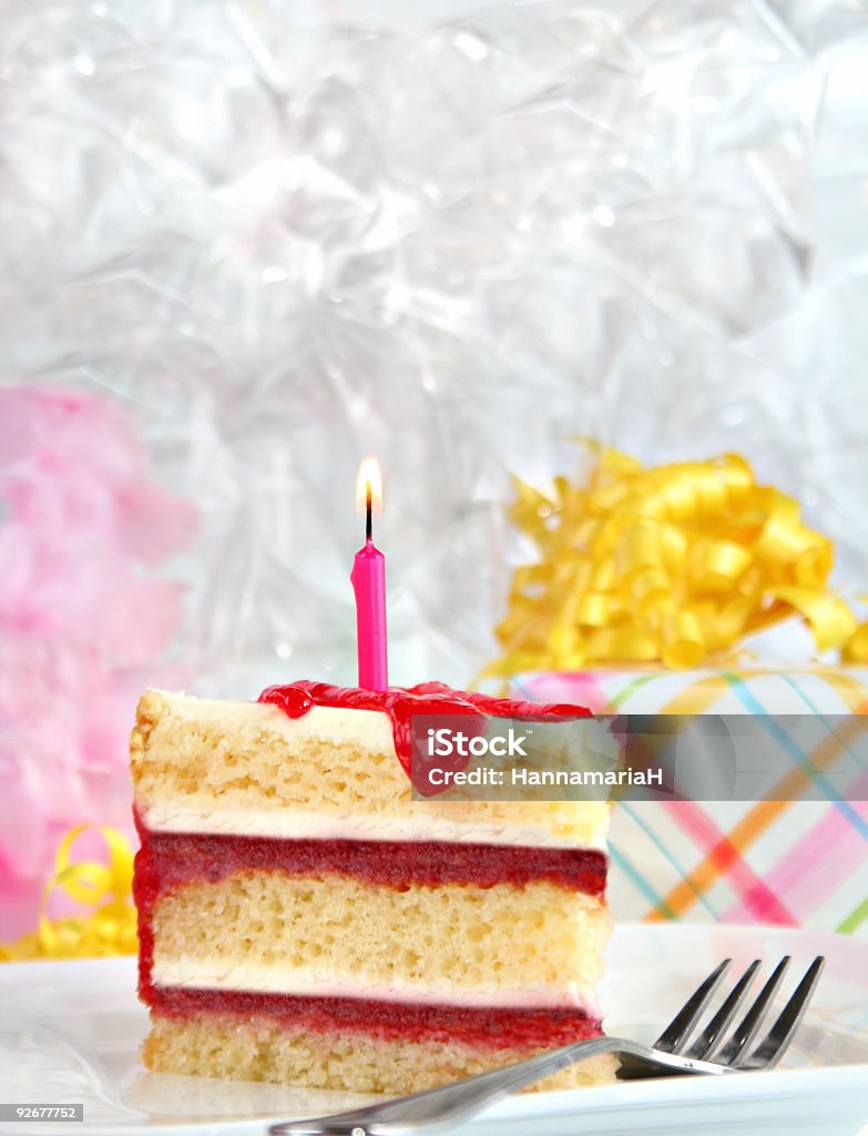 誕生日ケーキ - イチゴのロイヤリティフリーストックフォト