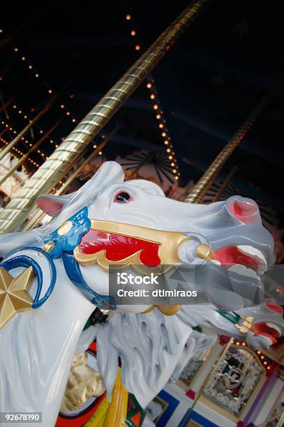 Caballo Meery Go Round Foto de stock y más banco de imágenes de Caballo - Familia del caballo - Caballo - Familia del caballo, Carnaval, Color - Tipo de imagen