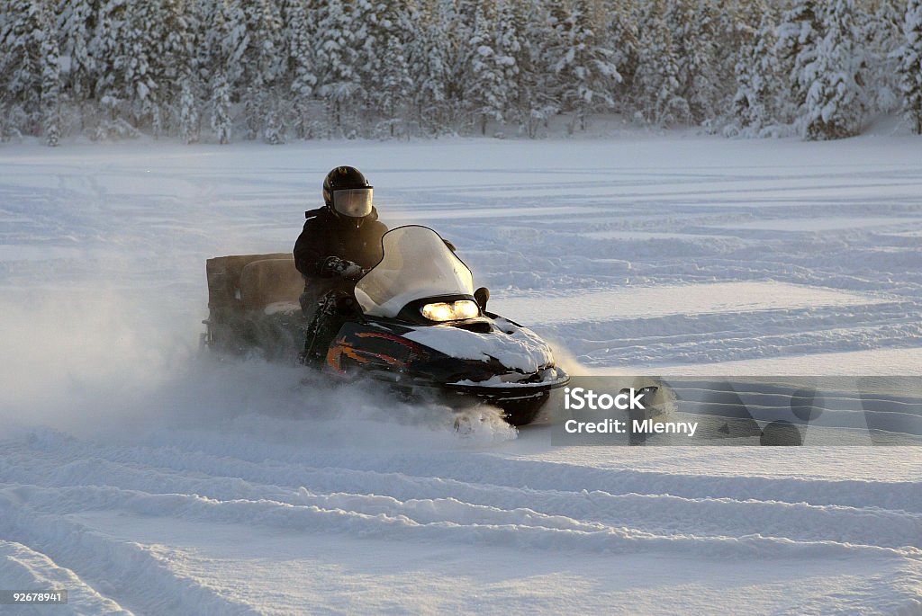 snowmobil sport d'hiver Finlande Laponie finlandaise - Photo de Activité de loisirs libre de droits