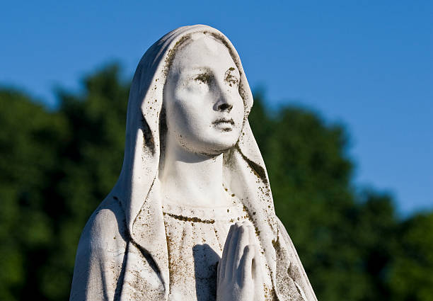 istock Statue of Mary 92679530