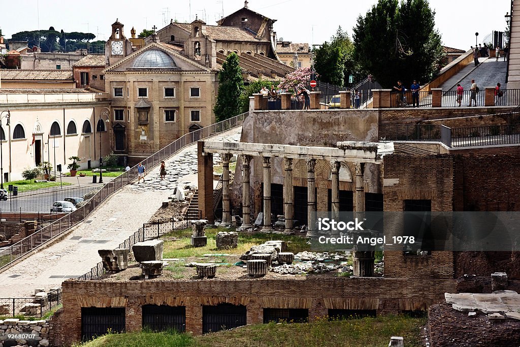 As ruínas do Fórum Romano - Foto de stock de Antigo royalty-free