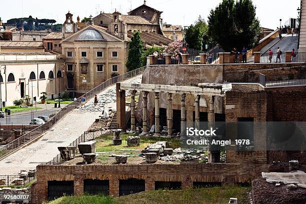 Foto de As Ruínas Do Fórum Romano e mais fotos de stock de Antigo - Antigo, Antiguidade, Arcaico