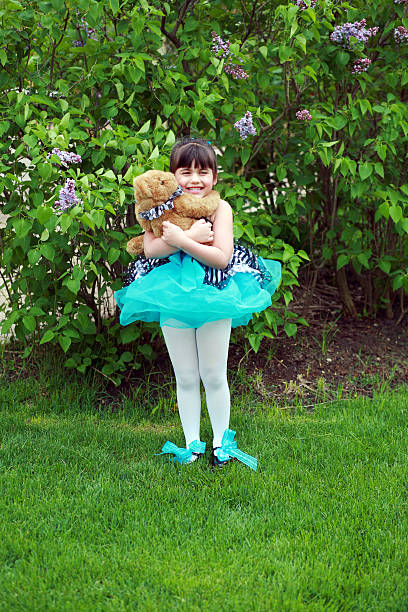 baile - child dancing preschooler outdoors fotografías e imágenes de stock