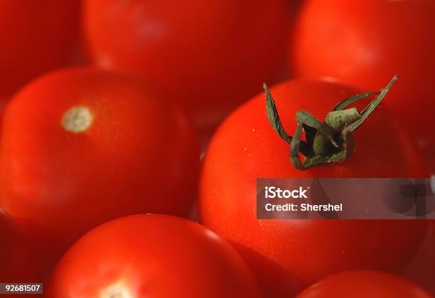 Rosso Pomodoromacro Maturo - Fotografie stock e altre immagini di Acqua - Acqua, Agricoltura, Alimentazione sana