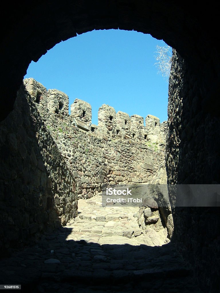 Castelo de túnel - Foto de stock de Abaixo royalty-free