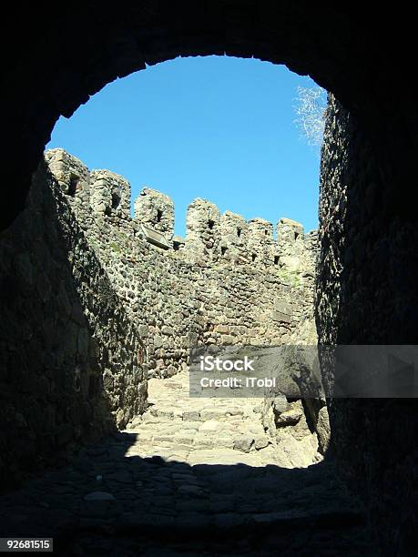 Foto de Castelo De Túnel e mais fotos de stock de Abaixo - Abaixo, Antigo, Arcaico