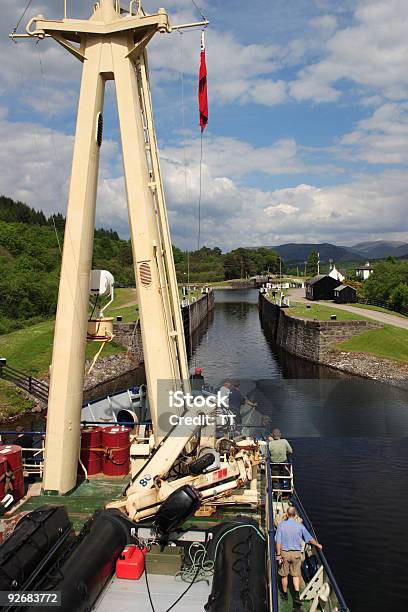 Каледонский Канал — стоковые фотографии и другие картинки Caledonian Canal - Caledonian Canal, Вертикальный, Вода