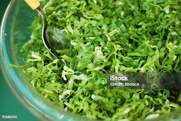Ingredientes De Ensalada Fresca Foto de stock y más banco de imágenes de Alimento - Alimento, Biología, Cocinar