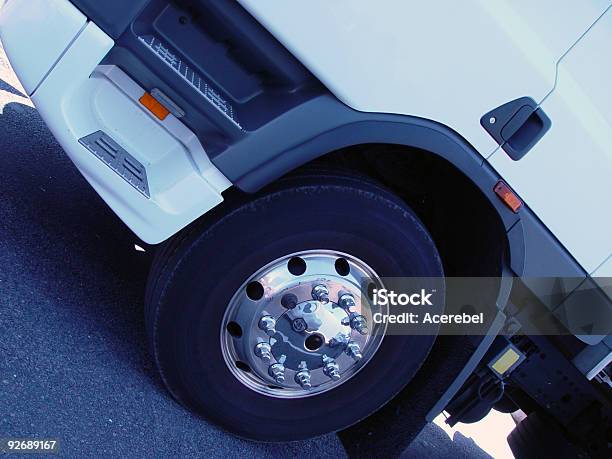 Truck Reifen Stockfoto und mehr Bilder von Chrom - Chrom, Farbbild, Fotografie