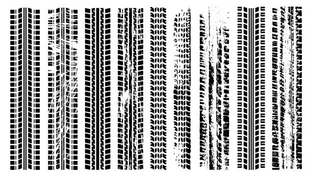 opony szlak sylwetka zestaw. odcisk samochodu. grunge opon utworów. ślad gumy samochodowej. czarny tor opon. tor opony izolowany wektor sylwetki. droga torowa opon - tire track tire track pattern stock illustrations