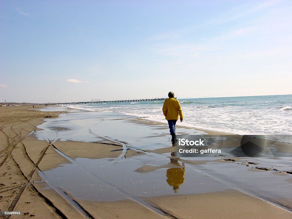 walker na praia - Foto de stock de Adulto royalty-free