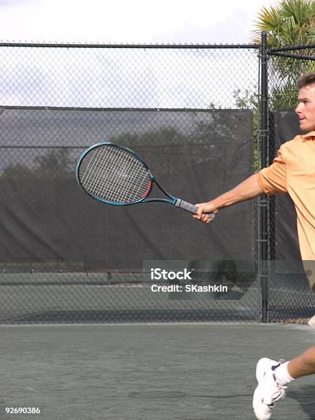 Jugador De Tenis Foto de stock y más banco de imágenes de Adulto - Adulto, Adulto joven, Aire libre