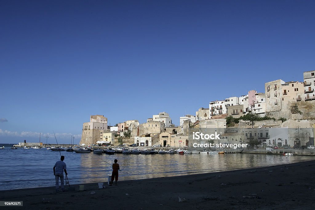Рыбалка на Castellammare del Golfo на Сицилии - Стоковые фото Архитектура роялти-фри