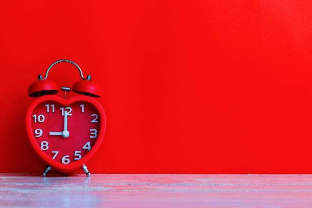 red clock mark at 9 o'clock - clock clock face blank isolated imagens e fotografias de stock