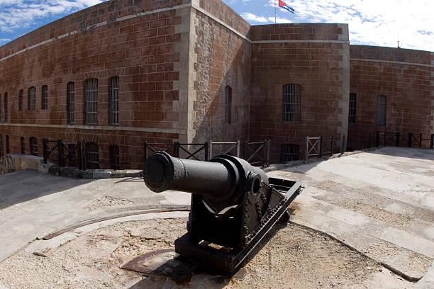 istock Havana Fort Cannon 92693576