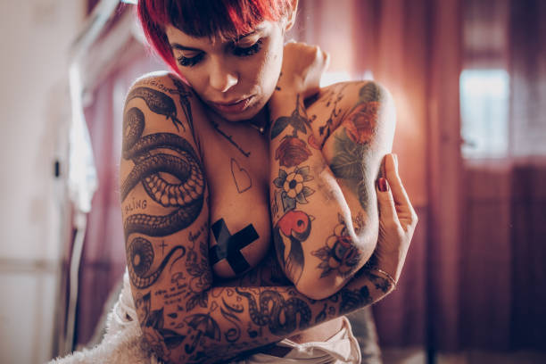istock Passioned tattoo girl 926936494