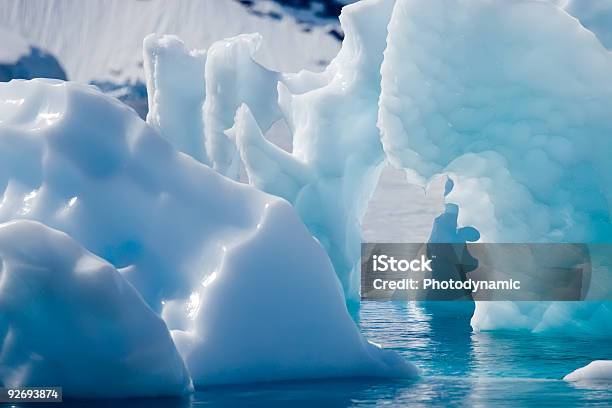 Cyjan Icebergs - zdjęcia stockowe i więcej obrazów Antarktyda - Antarktyda, Arktyka, Bez ludzi